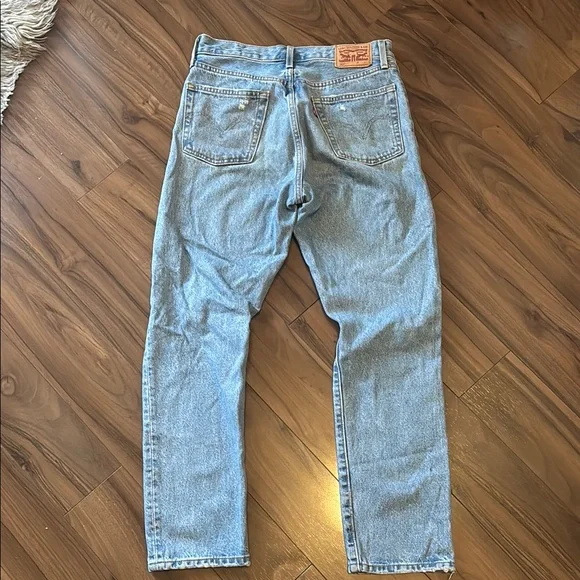 Distressed Levi’s medium indigo - Picture 3 of 5